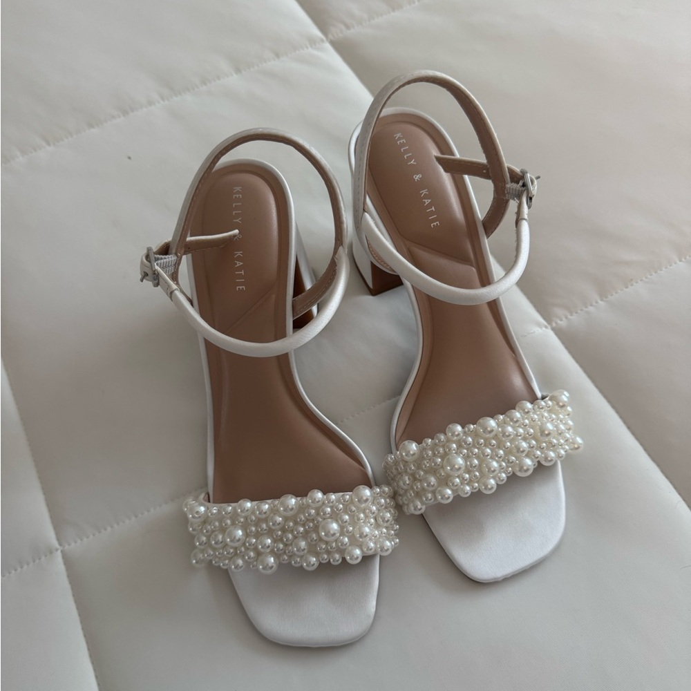 Kelly & Katie White Pearl-Embellished Block Heel Sandals